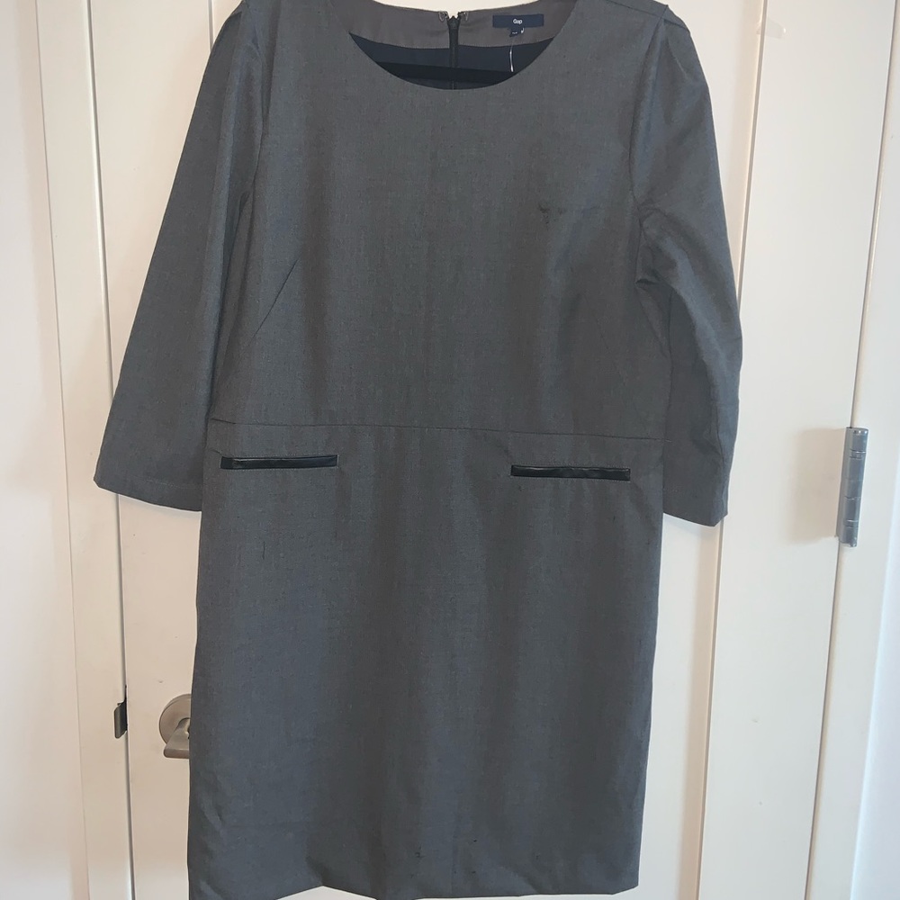BNWT Gap sheath dress